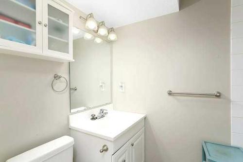 5324 53 Ave, Bashaw, AB - Indoor Photo Showing Bathroom