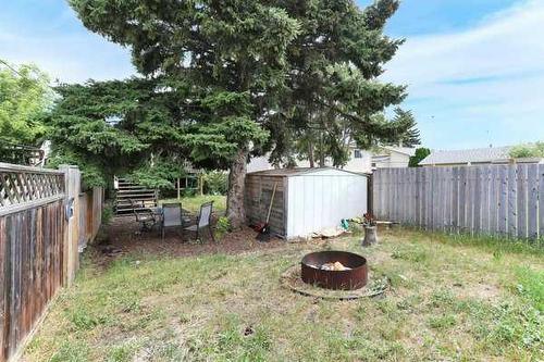 5324 53 Ave, Bashaw, AB - Outdoor With Backyard