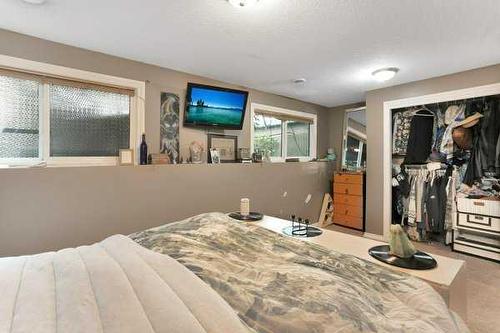 5324 53 Ave, Bashaw, AB - Indoor Photo Showing Bedroom