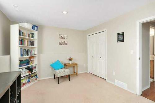 152 Kemp Avenue, Red Deer, AB - Indoor Photo Showing Other Room