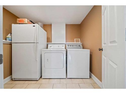 46 Assinger Avenue, Red Deer, AB - Indoor Photo Showing Laundry Room