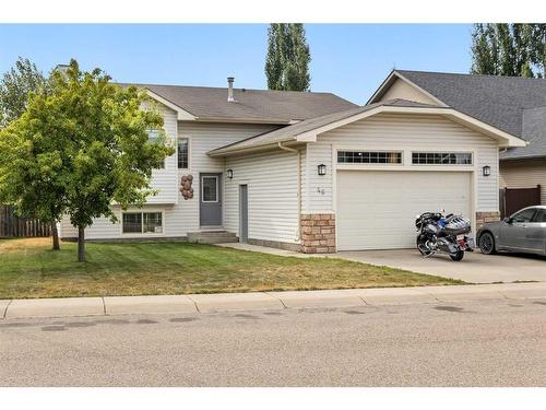 46 Assinger Avenue, Red Deer, AB - Outdoor