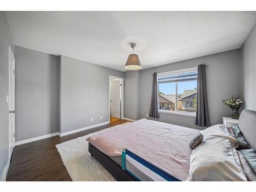 140 Vickers Close, Red Deer, AB - Indoor Photo Showing Bedroom