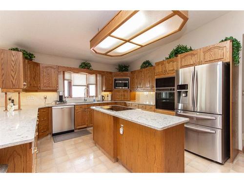 37440 Range Road 264, Rural Red Deer County, AB - Indoor Photo Showing Kitchen