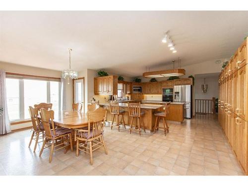 37440 Range Road 264, Rural Red Deer County, AB - Indoor Photo Showing Dining Room