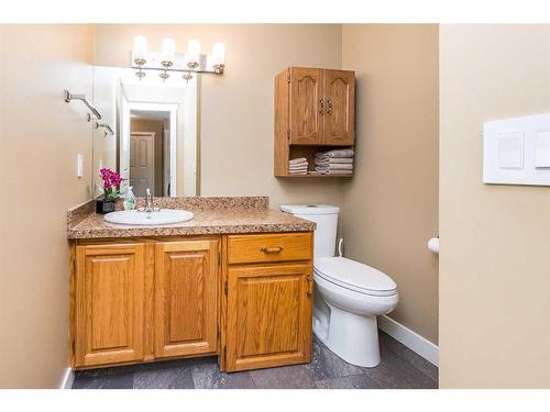 85 Rutledge Crescent, Red Deer, AB - Indoor Photo Showing Bathroom