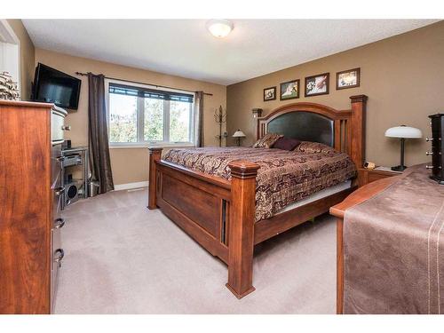 85 Rutledge Crescent, Red Deer, AB - Indoor Photo Showing Bedroom