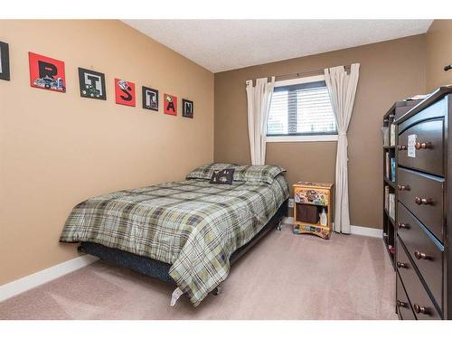 85 Rutledge Crescent, Red Deer, AB - Indoor Photo Showing Bedroom