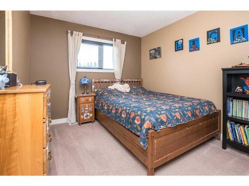 85 Rutledge Crescent, Red Deer, AB - Indoor Photo Showing Bedroom