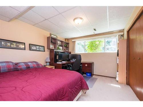 85 Rutledge Crescent, Red Deer, AB - Indoor Photo Showing Bedroom