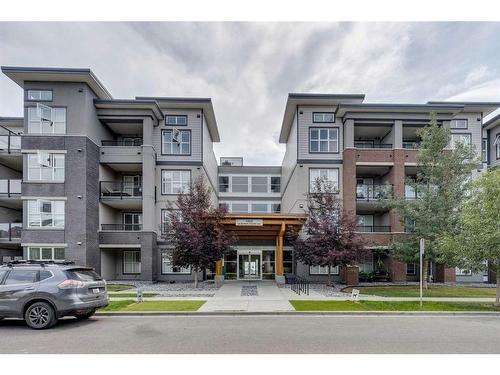 1414-95 Burma Star Road Sw, Calgary, AB - Outdoor With Facade