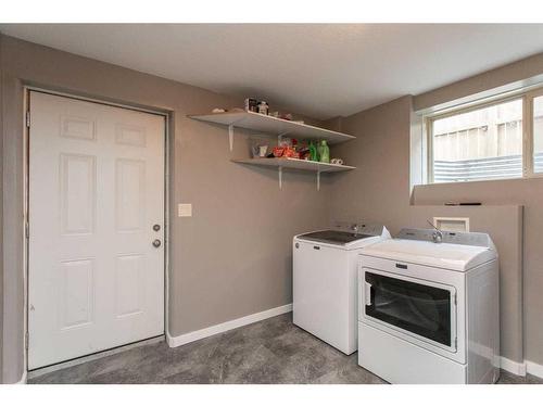 61 Terrace Heights Drive, Lacombe, AB - Indoor Photo Showing Laundry Room