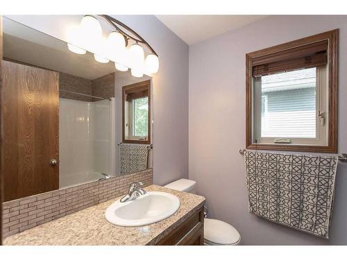 61 Terrace Heights Drive, Lacombe, AB - Indoor Photo Showing Bathroom