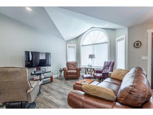 1316 Hwy 622, Rural Leduc County, AB - Indoor Photo Showing Living Room