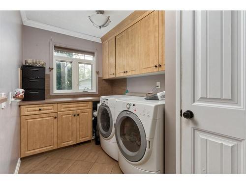 4712 47 Street, Camrose, AB - Indoor Photo Showing Laundry Room