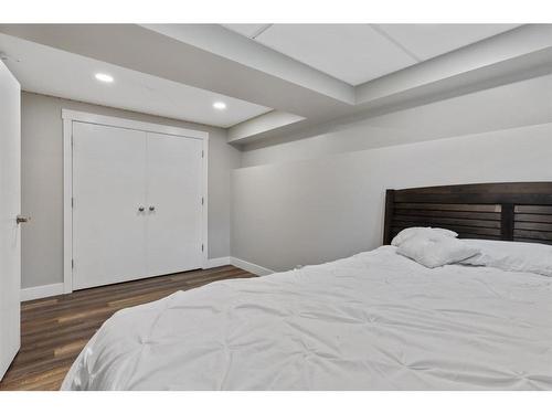 4712 47 Street, Camrose, AB - Indoor Photo Showing Bedroom