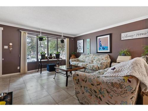 4712 47 Street, Camrose, AB - Indoor Photo Showing Living Room