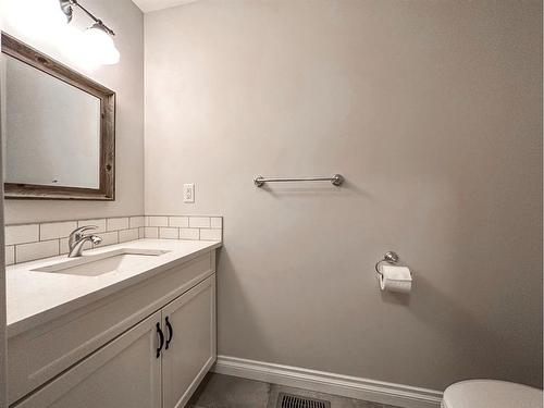 5 Bishop Circle, Carstairs, AB - Indoor Photo Showing Bathroom