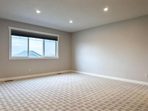 5 Bishop Circle, Carstairs, AB - Indoor Photo Showing Other Room