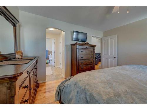 226-200 Ramage Close, Red Deer, AB - Indoor Photo Showing Bedroom