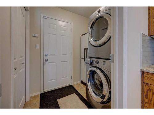 226-200 Ramage Close, Red Deer, AB - Indoor Photo Showing Laundry Room