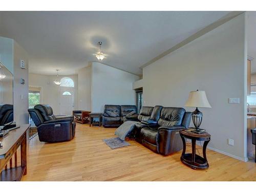 226-200 Ramage Close, Red Deer, AB - Indoor Photo Showing Living Room