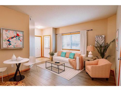 1414-31 Jamieson Avenue, Red Deer, AB - Indoor Photo Showing Living Room