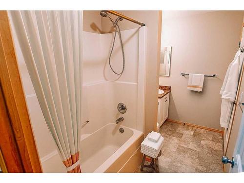 1414-31 Jamieson Avenue, Red Deer, AB - Indoor Photo Showing Bathroom