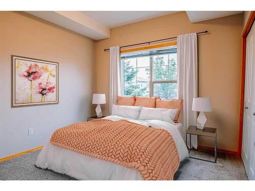 1414-31 Jamieson Avenue, Red Deer, AB - Indoor Photo Showing Bedroom