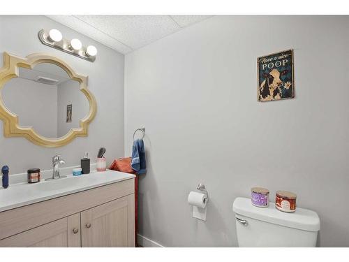 5017 Wilson Street, Blackfalds, AB - Indoor Photo Showing Bathroom