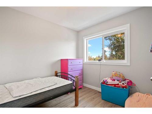 5017 Wilson Street, Blackfalds, AB - Indoor Photo Showing Bedroom