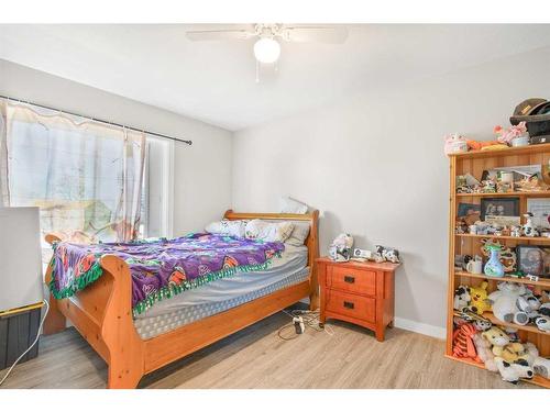 5017 Wilson Street, Blackfalds, AB - Indoor Photo Showing Bedroom