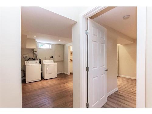 17 Malcolm Crescent, Red Deer, AB - Indoor Photo Showing Laundry Room