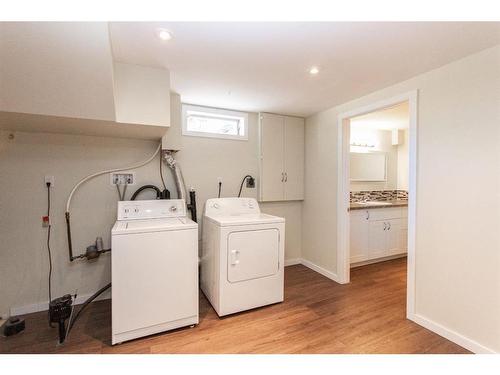 17 Malcolm Crescent, Red Deer, AB - Indoor Photo Showing Laundry Room