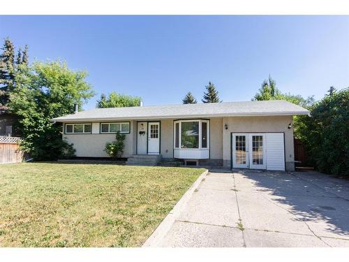 17 Malcolm Crescent, Red Deer, AB - Outdoor With Facade