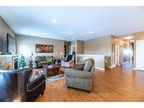 163 Jarvis Bay Drive, Jarvis Bay, AB - Indoor Photo Showing Living Room