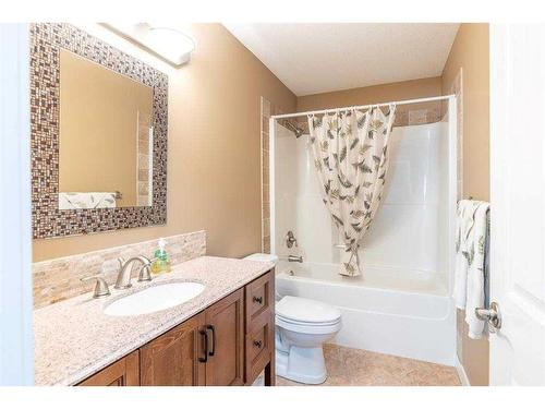 163 Jarvis Bay Drive, Jarvis Bay, AB - Indoor Photo Showing Bathroom