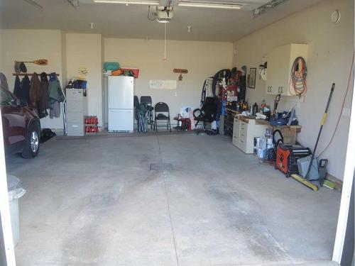 163 Jarvis Bay Drive, Jarvis Bay, AB - Indoor Photo Showing Garage