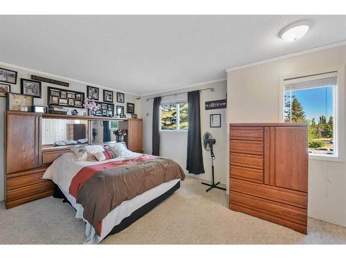 23 Edis Close, Red Deer, AB - Indoor Photo Showing Bedroom