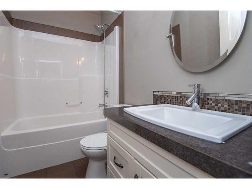 360 Kingston Drive, Red Deer, AB - Indoor Photo Showing Bathroom