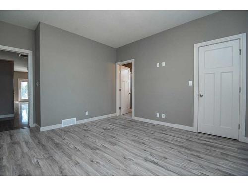 360 Kingston Drive, Red Deer, AB - Indoor Photo Showing Other Room