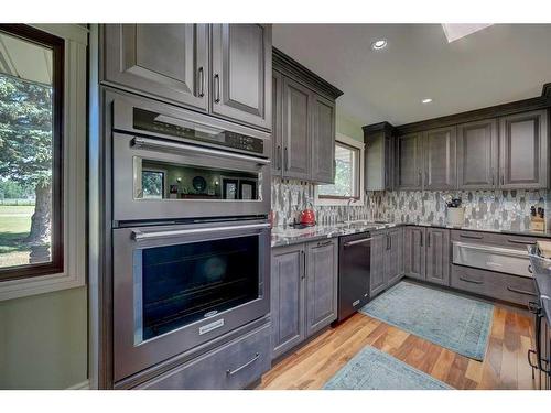 39070 Range Road 281, Rural Red Deer County, AB - Indoor Photo Showing Kitchen With Upgraded Kitchen