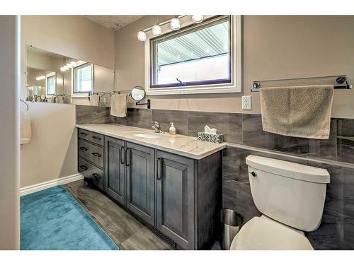 39070 Range Road 281, Rural Red Deer County, AB - Indoor Photo Showing Bathroom