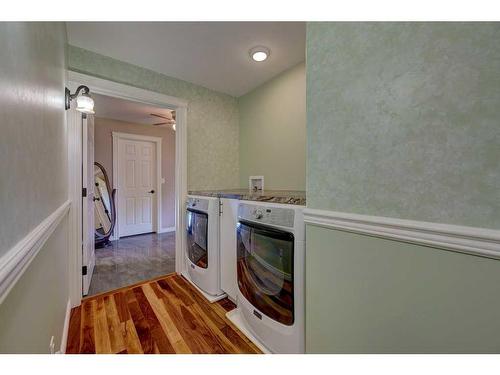 39070 Range Road 281, Rural Red Deer County, AB - Indoor Photo Showing Laundry Room