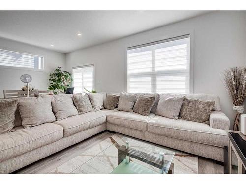 23 Earl Close, Red Deer, AB - Indoor Photo Showing Living Room