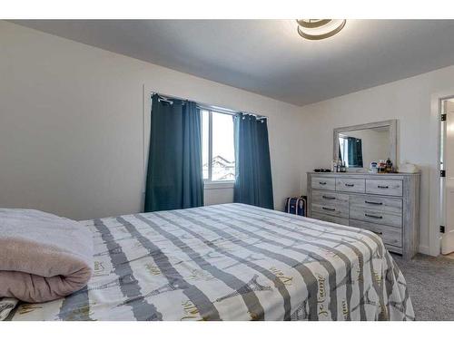 23 Earl Close, Red Deer, AB - Indoor Photo Showing Bedroom