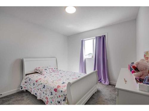 23 Earl Close, Red Deer, AB - Indoor Photo Showing Bedroom