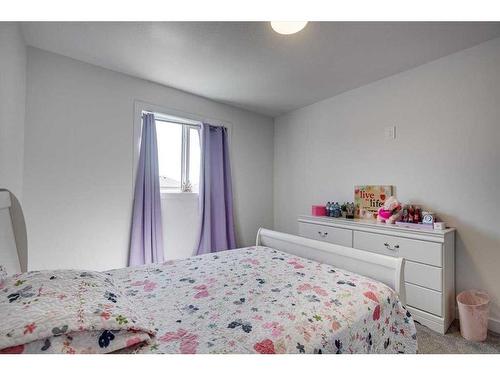 23 Earl Close, Red Deer, AB - Indoor Photo Showing Bedroom