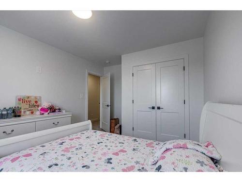 23 Earl Close, Red Deer, AB - Indoor Photo Showing Bedroom