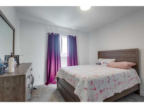 23 Earl Close, Red Deer, AB - Indoor Photo Showing Bedroom